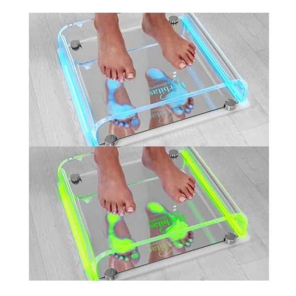 Staatiliste jalajälgede uurimiseks, kasutades peeglit ja värvilist LED-valgustust.